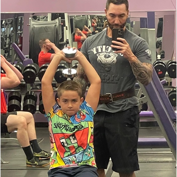 Meet your Posher, Gio - Picture 2 of 6